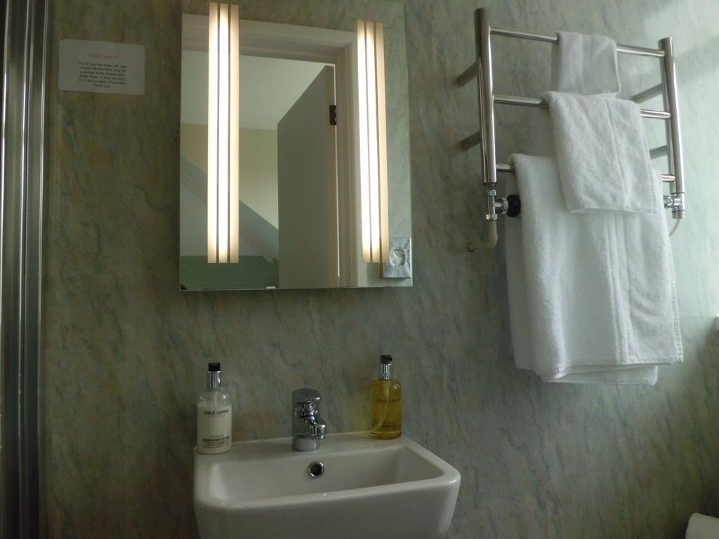 Fair Winds Guest House Бриксем Номер фото